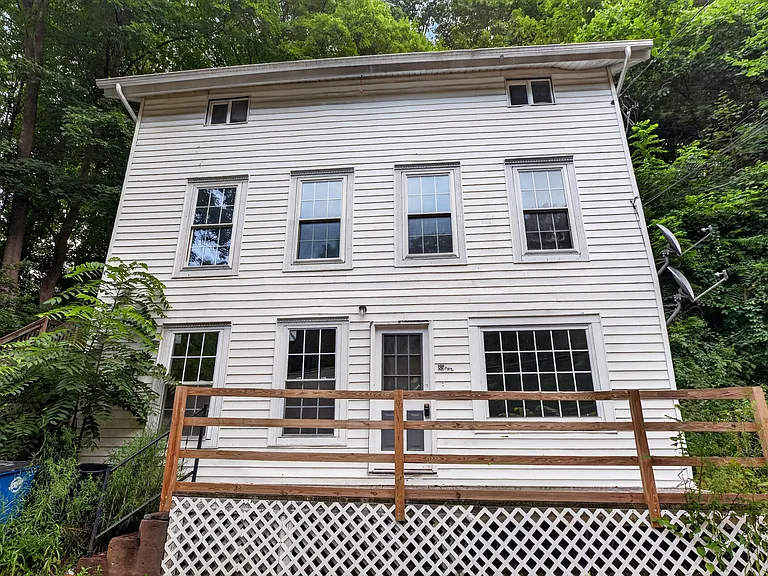 85 Vernon Ave #1 — Photo 1