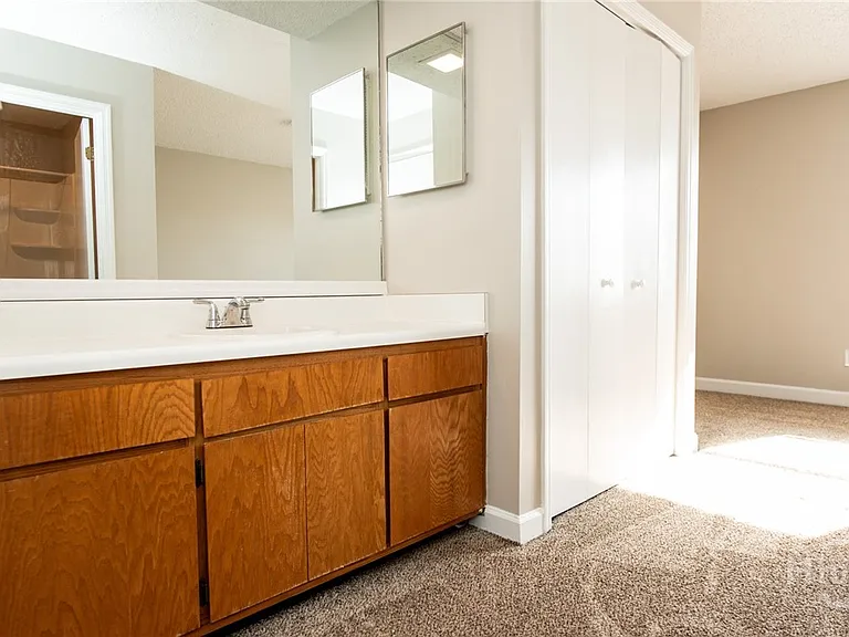 290 Appleby Dr #252 — Photo 20