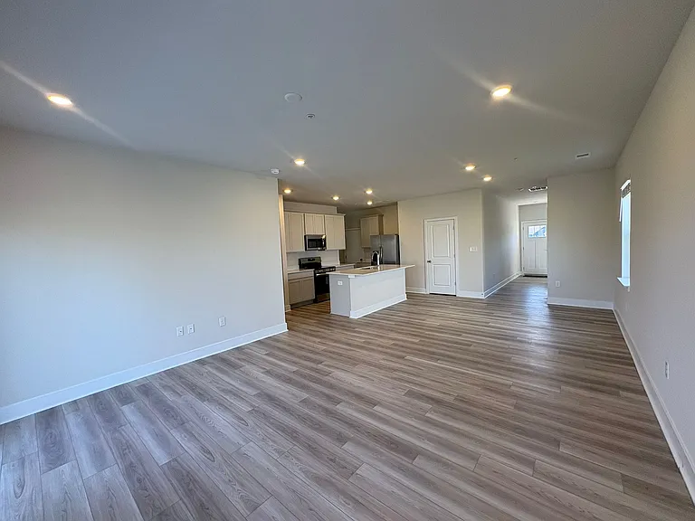 1684 Lake Placid Dr #1 — Photo 3