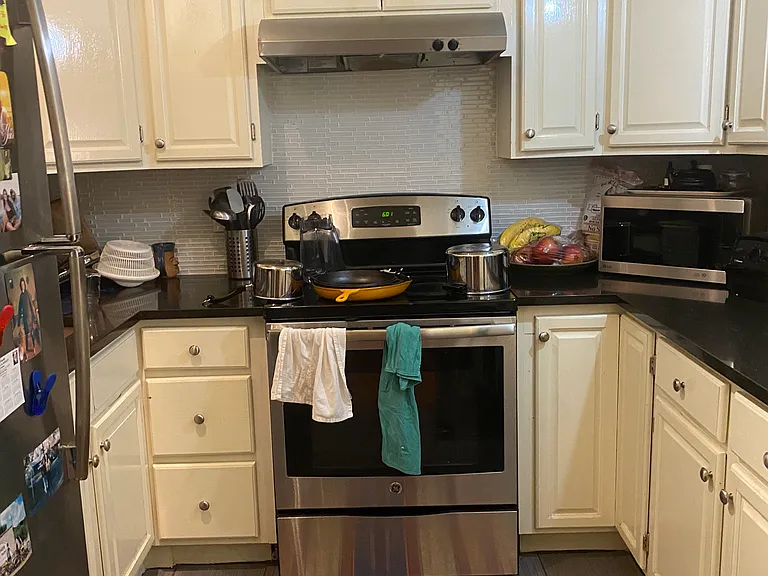 4910 Grover Ave #B — Photo 3