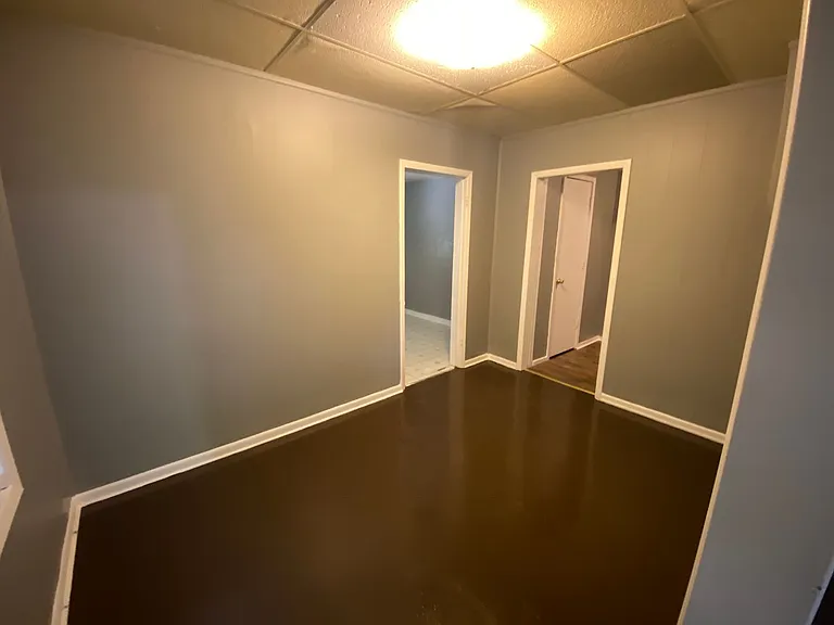710 W Chicago St — Photo 9