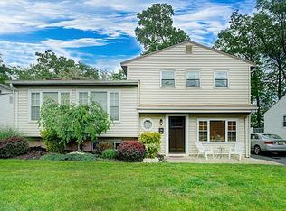 28 Cypress Dr, Colonia, NJ 07067
