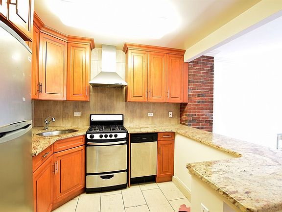2nd image of 209 Meserole St APT 3