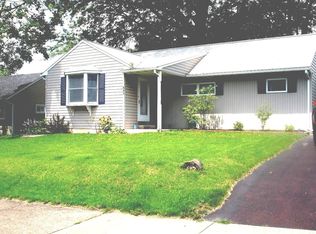 643 E Chestnut St, Souderton, PA 18964