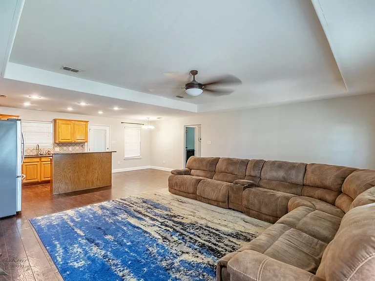 2109 Old Ironsides Rd — Photo 2