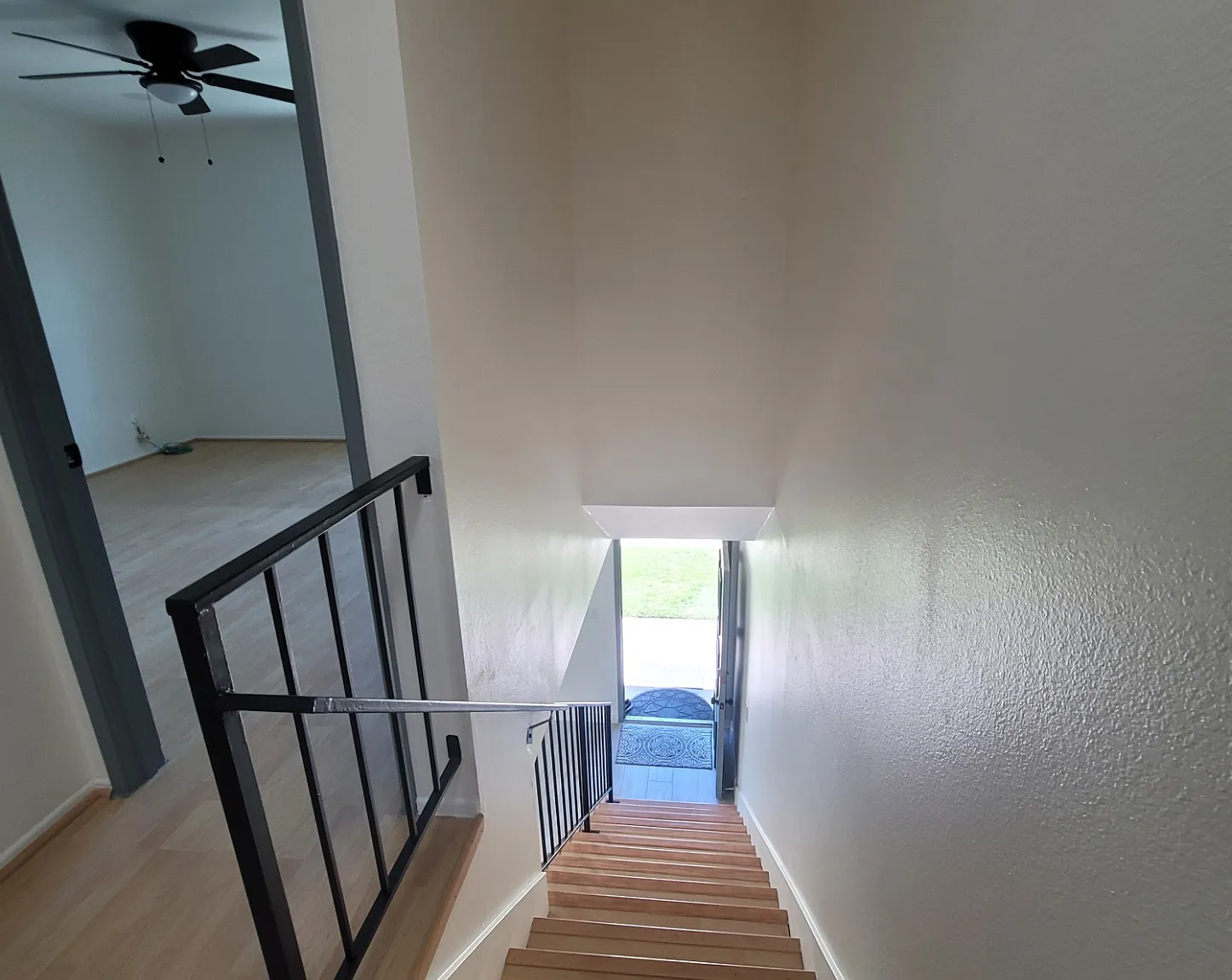 3 bed, 1.5 bath, 1075 sqft, $3,300 — Photo 4