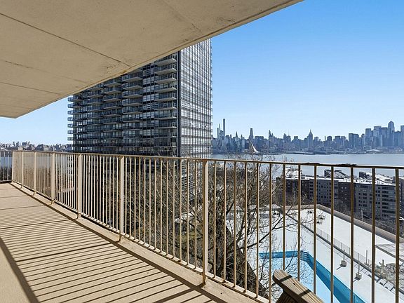 5th image of 6040 Boulevard East #8C