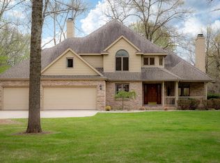 2656 N Tamarack Dr, Midland, MI 48642