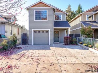 1076 Grove St, Lebanon, OR 97355