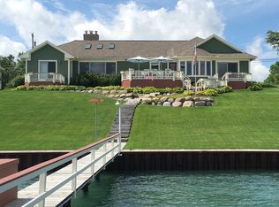 1055 River Rd, Saint Clair, MI 48079