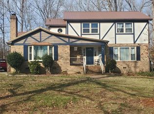 513 N Candlewood Dr, Liberty, NC 27298