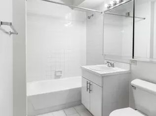 6608 Austin St #1H, Rego Park, NY 11374