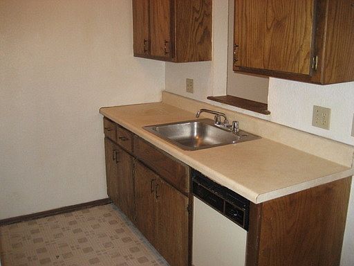 3rd image of 1901 E Lindsey St APT 12c