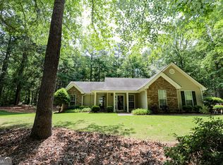 190 Applewood Cir, Newnan, GA 30265