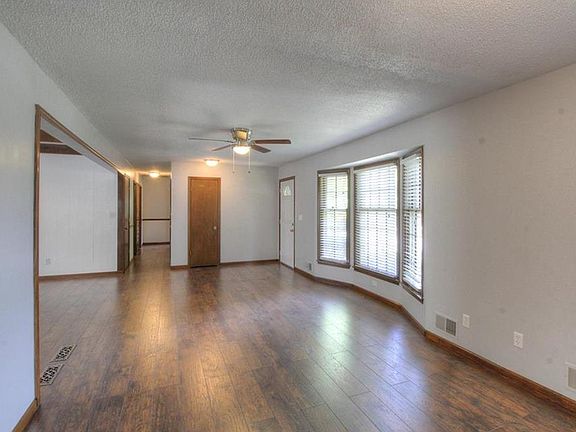 5th image of 7234 Sterling Ave