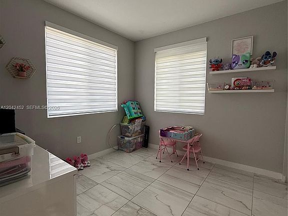 3rd image of 1034 SE 23rd Ter