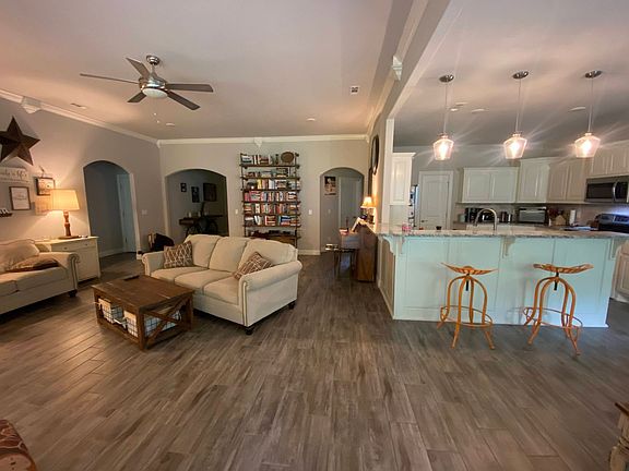 3rd image of 17 Ettington Dr
