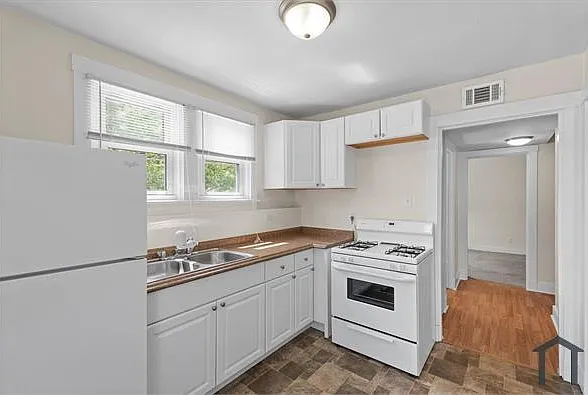 915 Chartiers Ave #2 — Photo 13