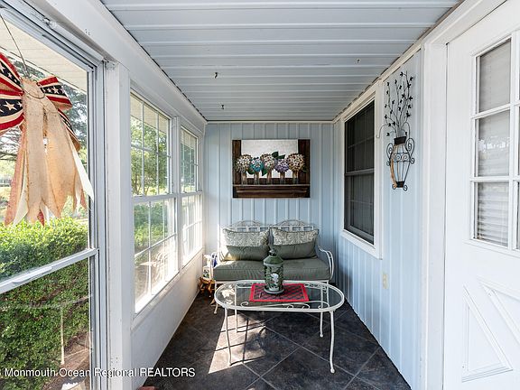 4th image of 704B Plymouth Drive