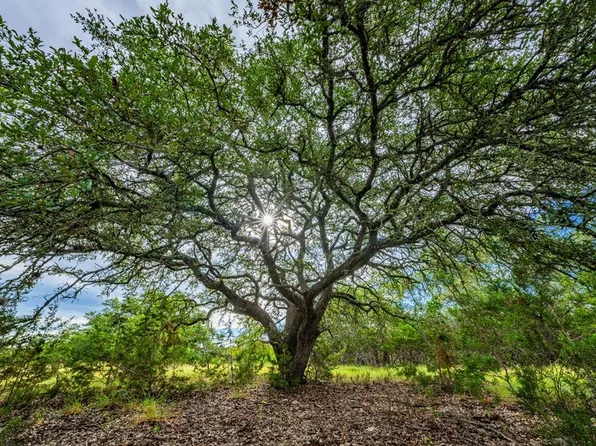 888 Buckskin Trl, Bandera, TX 78003