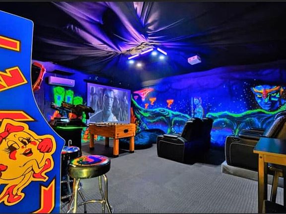 2nd image of 1424 Thunderbird Rd