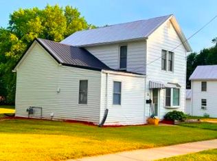 275 Broadway St, Platteville, WI 53818