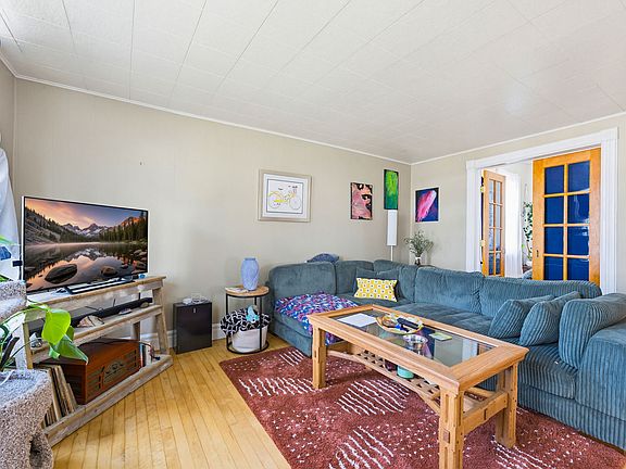 2nd image of 2350 S Lenox St #2350