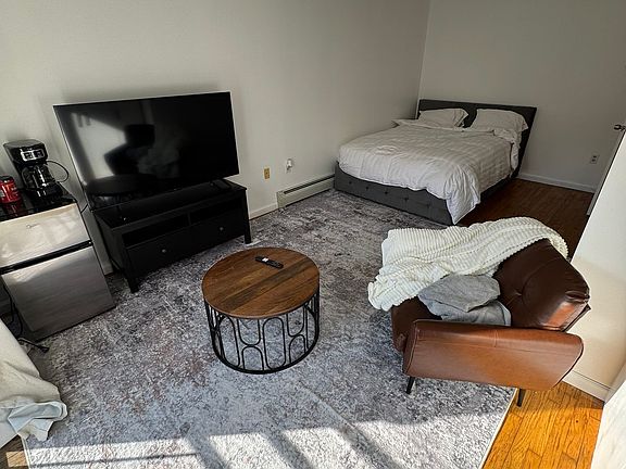 3rd image of 1935 Vyse Ave #2