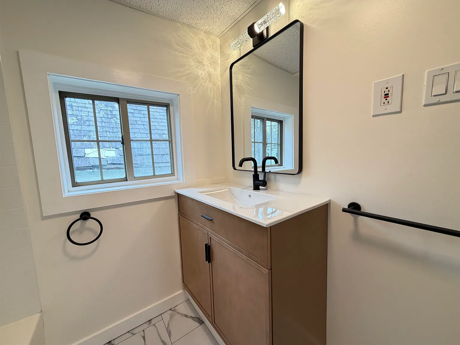 2 bed, 1.0 bath, 840 sqft, $1,850 — Photo 4