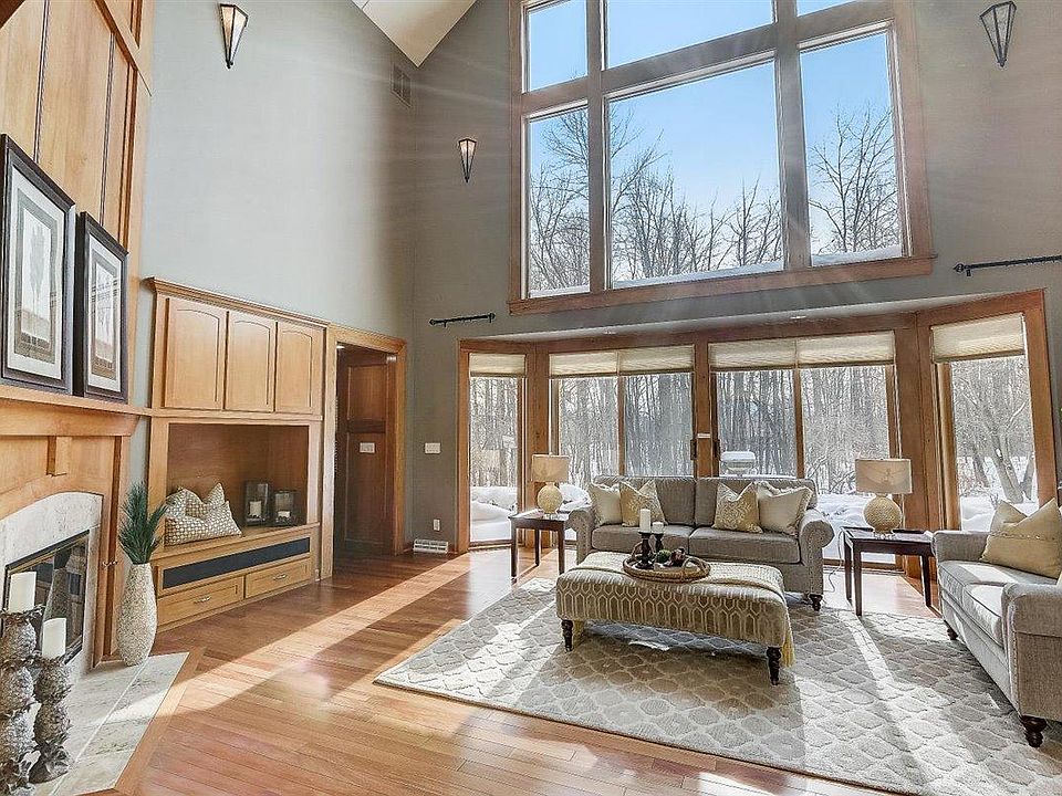 1st image of 10903 N Beechwood Dr