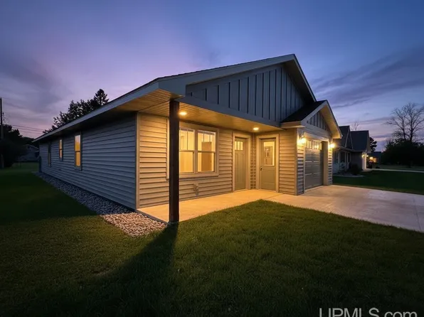 1705 21st Ave S, Escanaba, MI 49829