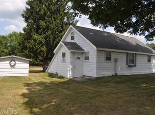 1462 W Sugar Grove Rd, Scottville, MI 49454