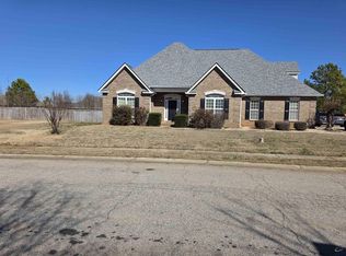 604 Twelve Oaks Dr, Warner Robins, GA 31088