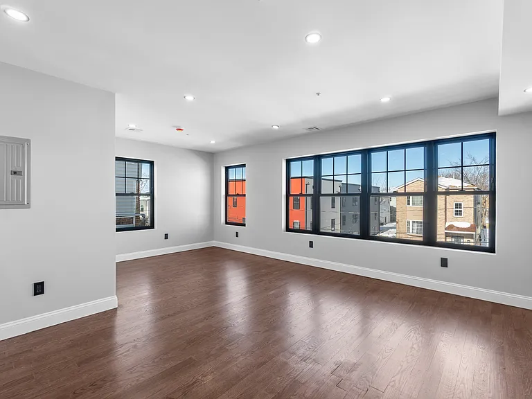 481 15th Ave #2 — Photo 7