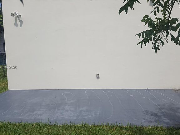 2nd image of 1029 SW 11th Ave #0