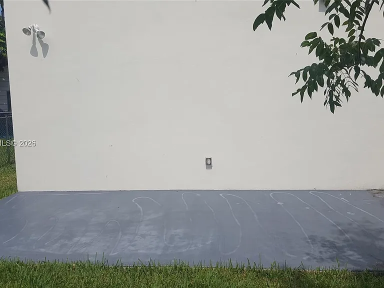 1029 SW 11th Ave #0 — Photo 2