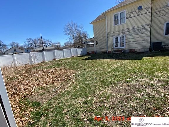 3rd image of 1218 N St