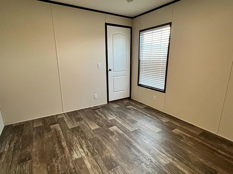 25214 Gratiot Ave #141 — Photo 20