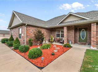 706 Sedgwick Dr, Prairie Grove, AR 72753