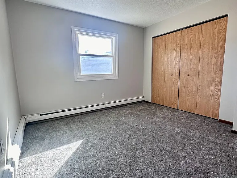1014 5th St SE — Photo 6