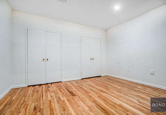 5th image of 207 E 27th St #2151B
