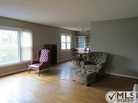 2nd image of 208 Franklin Park Cir