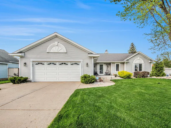 2257 Stowevalley Dr SE, Kentwood, MI 49508