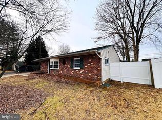 7 Goodturn Rd, Levittown, PA 19057