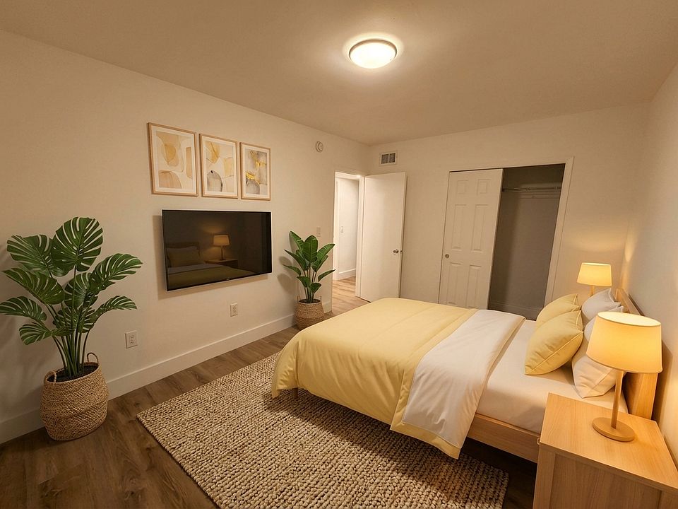 1st image of 945 SW 4th St #3