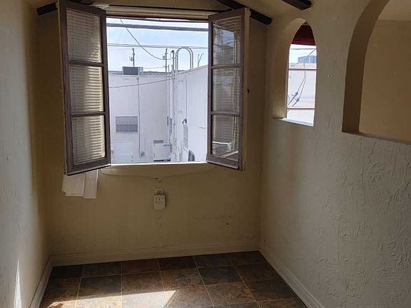 5th image of 204 Covina Ave #1/2