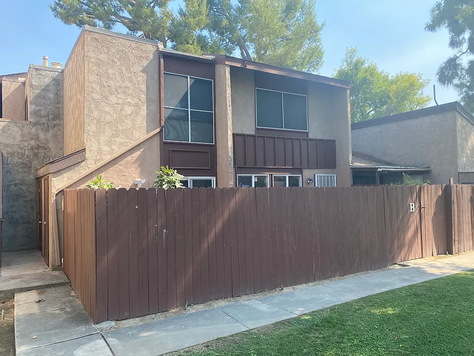 6005 Almendra Ave #B