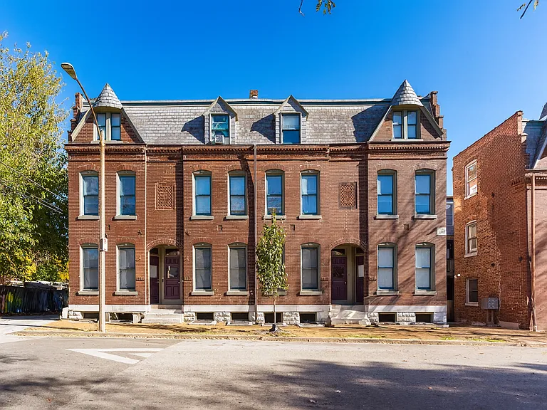 1918 Menard St #B — Photo 17