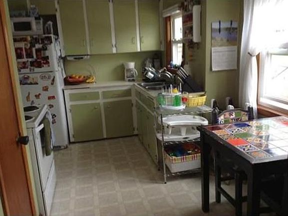 kitchen pic before remodel