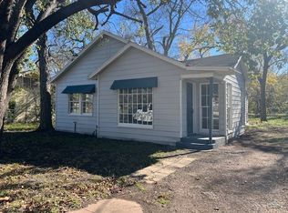 281 Monroe St, Deport, TX 75435